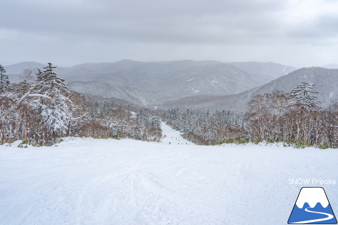 札幌国際スキー場｜オープン日からたった３日で全面滑走可能！広々ゲレンデで快適な初滑りを楽しみましょう♪そして、夜は『ARC'TERYX WINTER FILM TOUR SAPPORO』in サッポロファクトリー(^_-)-☆